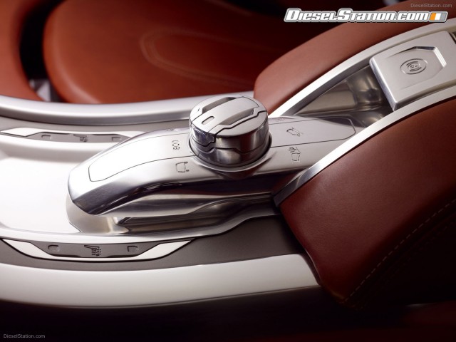 Land Rover LRX Hybrid Concept Picture #10 Land Rover LRX Hybrid Concept Picture #10